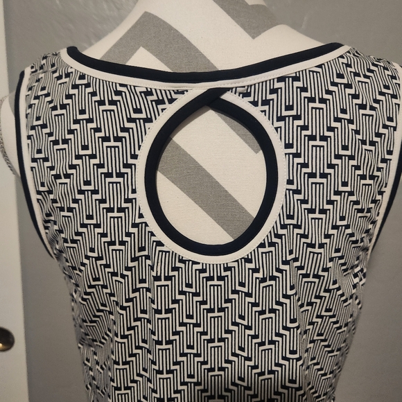 Max Studio Midi Tank Style Dress, Circular Cut Out & complimentary green band - Picture 6 of 14